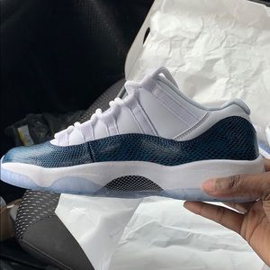 Jordan 11 retro low